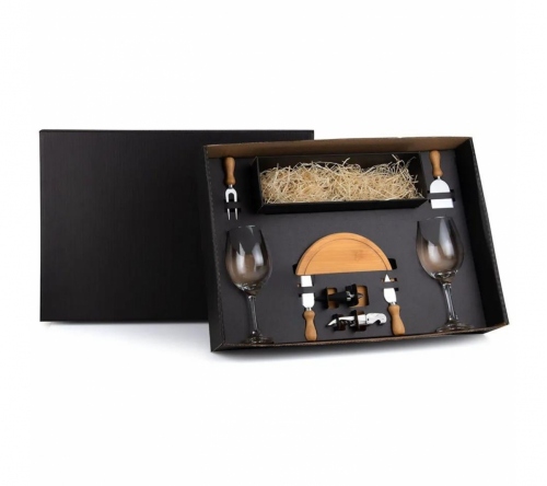 Brinde kit vinho e queijo personalizado