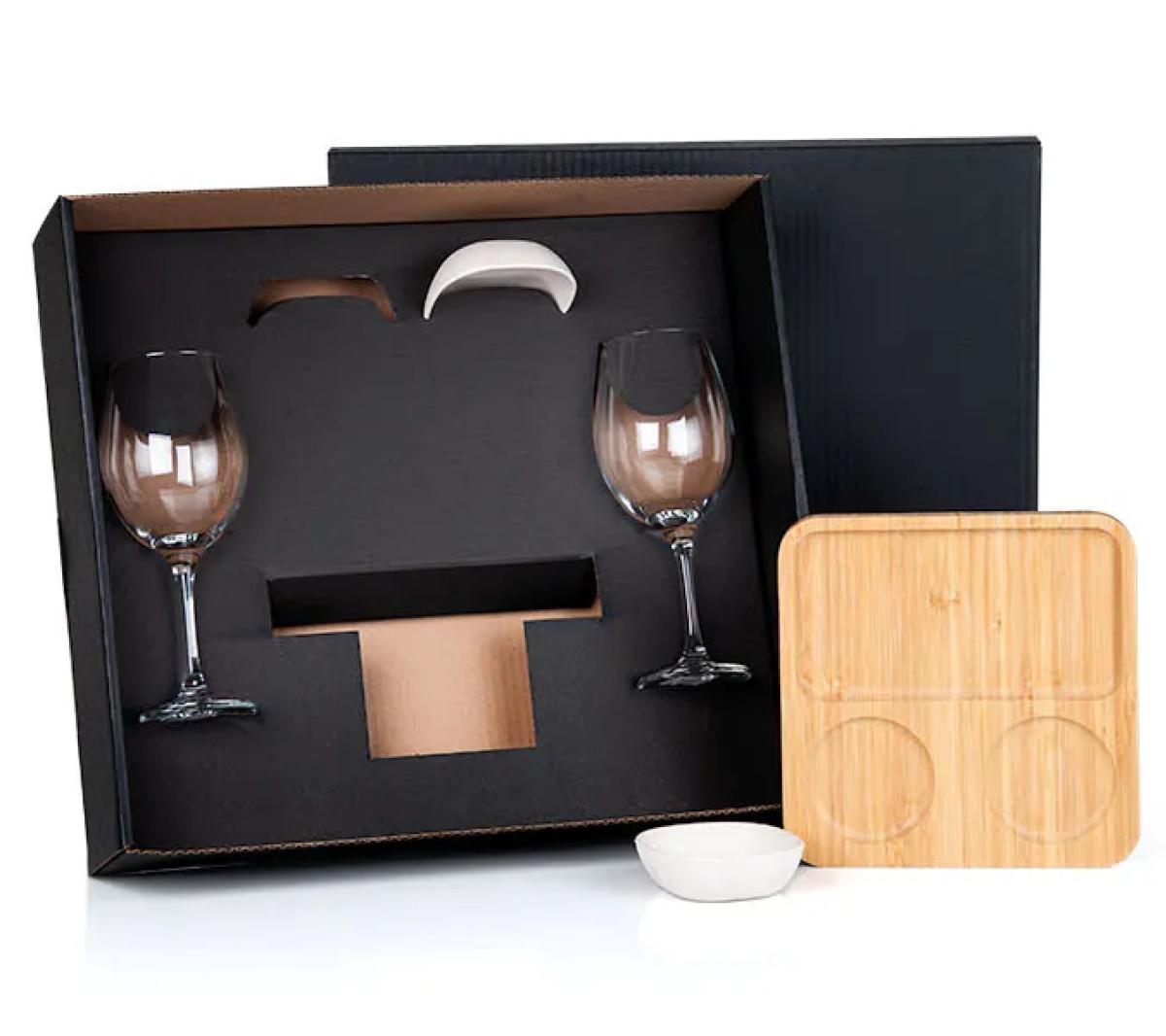 Cozinha e afins Kit vinho personalizado Kit vinho e petisco personalizado