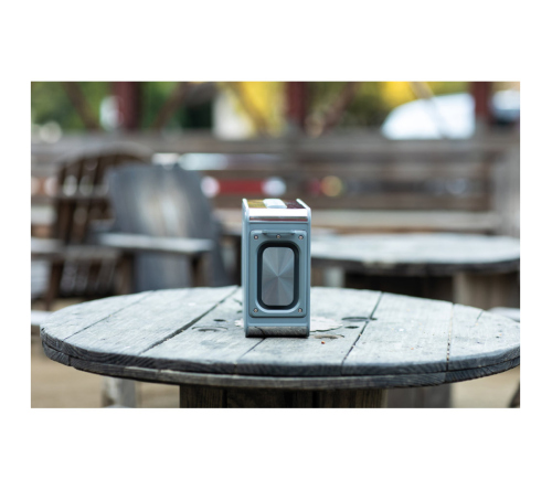 Caixa de som em plástico ABS 100% reciclado com microfone incorporado 15'600 mAh